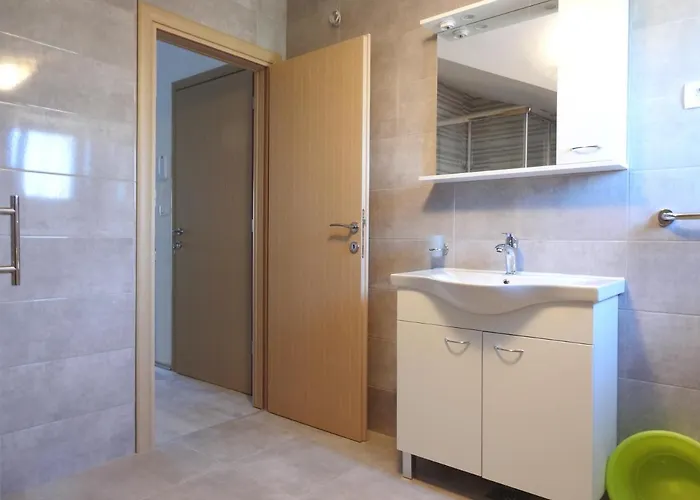 Hrvoje Klaric - Srima * Vodice